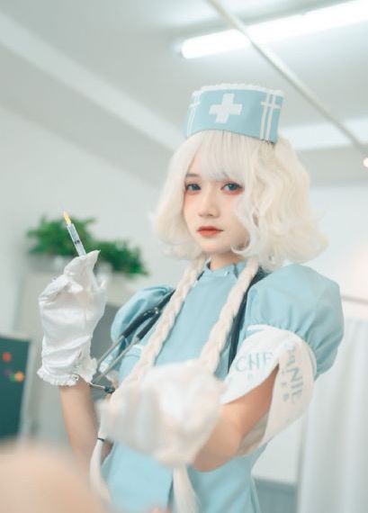 拨开老师两片湿漉漉的肉视频