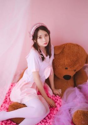 女大学生的沙龙室完整版